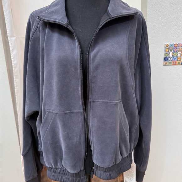 2 PIECE SET Lululemon Beautiful brand new tracksuit. Soft stream. - Picture 1 of 10